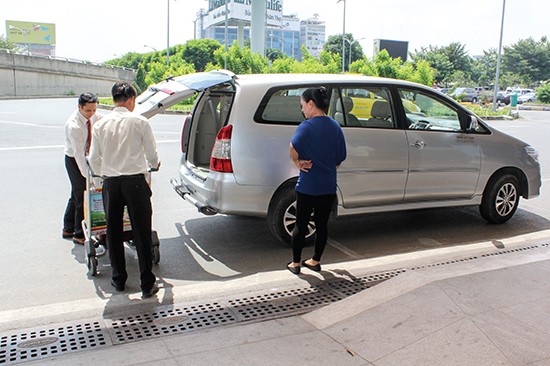 xe di san bay lien khuong