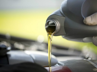 Định mức giá thay dầu xe ô tô so với mặt bằng chung hiện nay