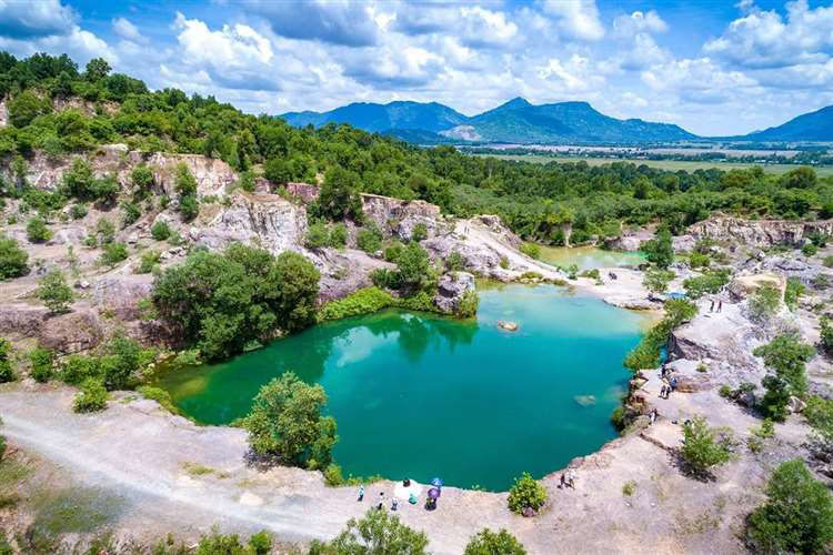 Hồ đá đồi tà pạ