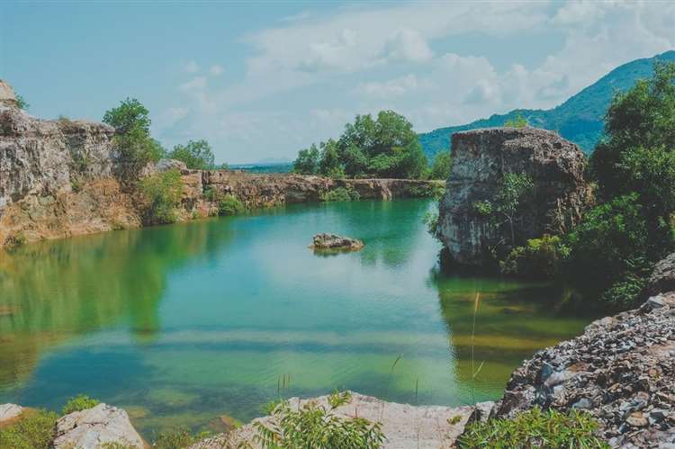 Hồ đá đồi tà pạ