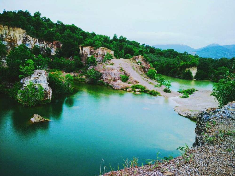 Hồ đá đồi tà pạ